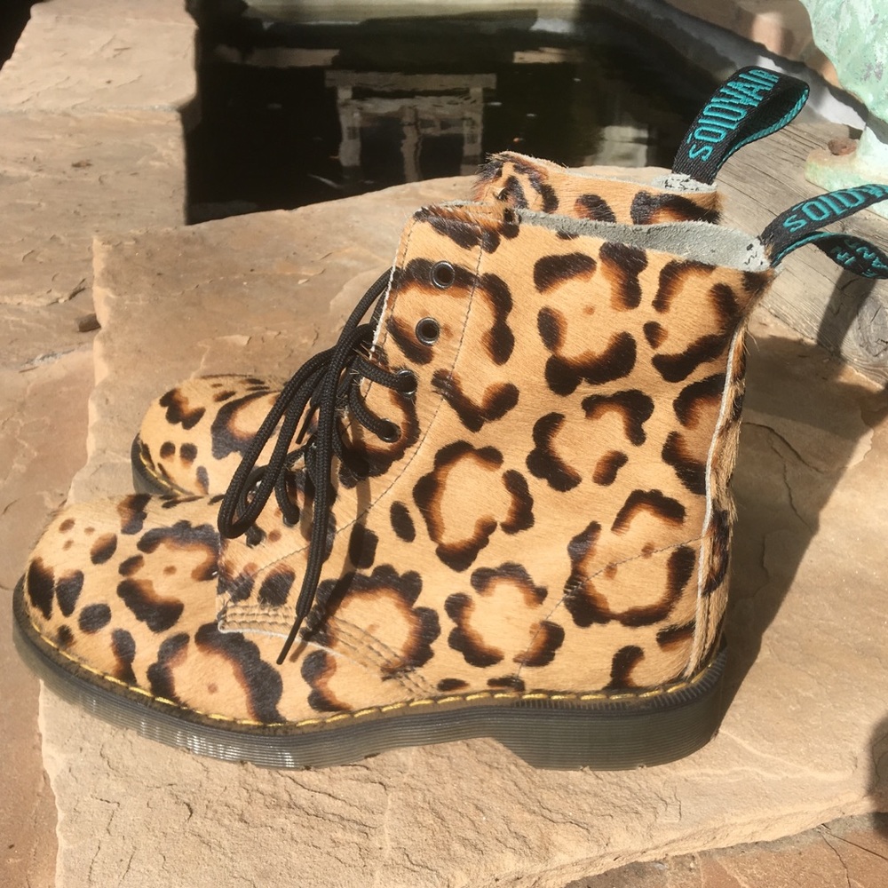 Solovair faux Leopard Dr Martens women’s size 9